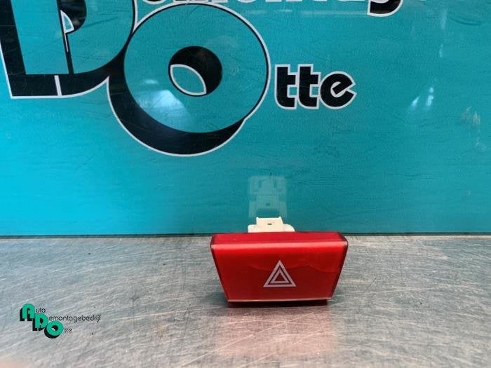 Commutateur éclairage d'urgence d'un Citroen C1 (C1 08-), -, 3 mois de garantie, Utilisé, -