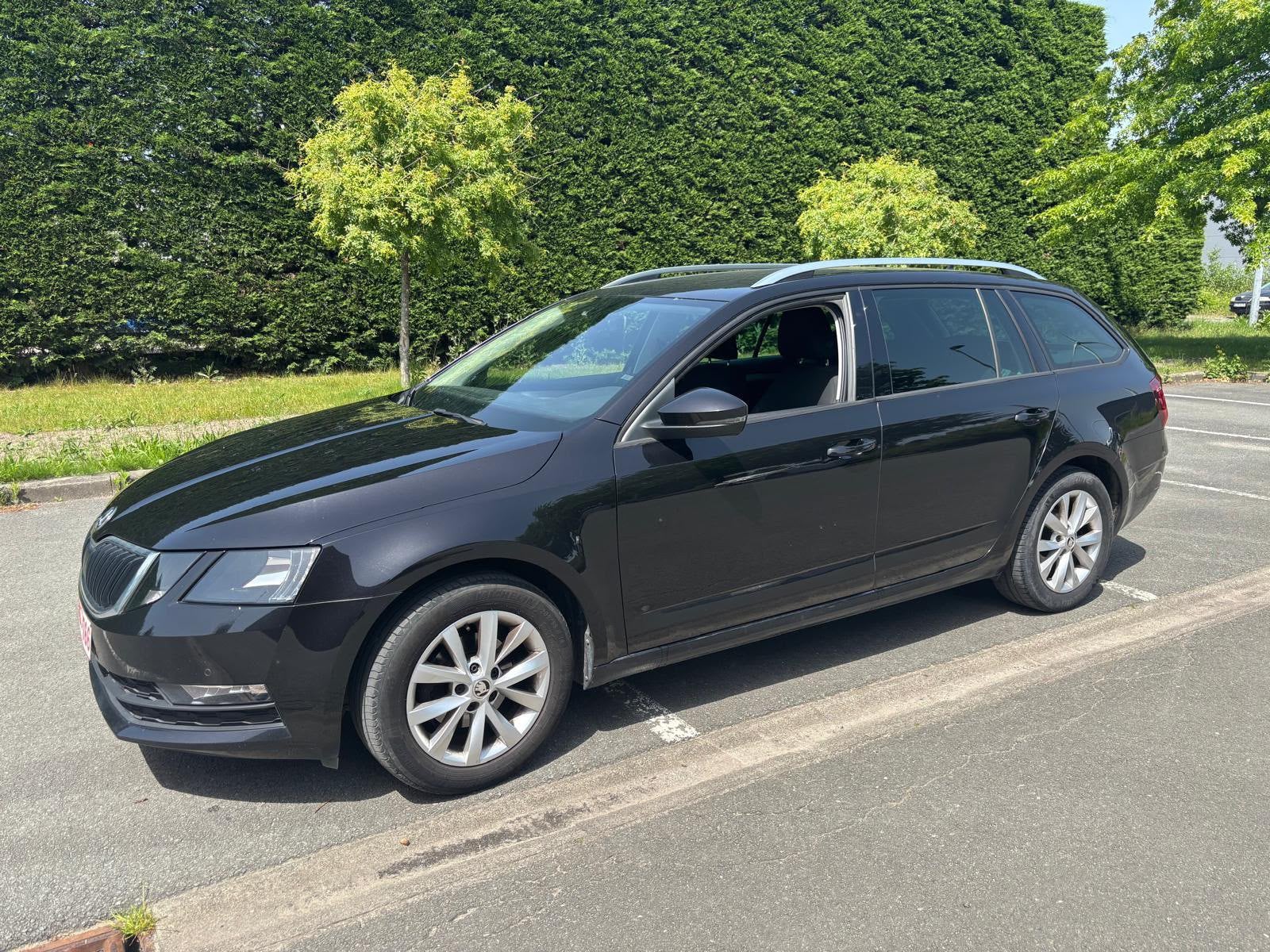 Skoda Octavia 1.6 TDI 170K 2020 vele opties, Auto's, Skoda, Voorwielaandrijving, Dealer onderhouden, Stof, Zwart