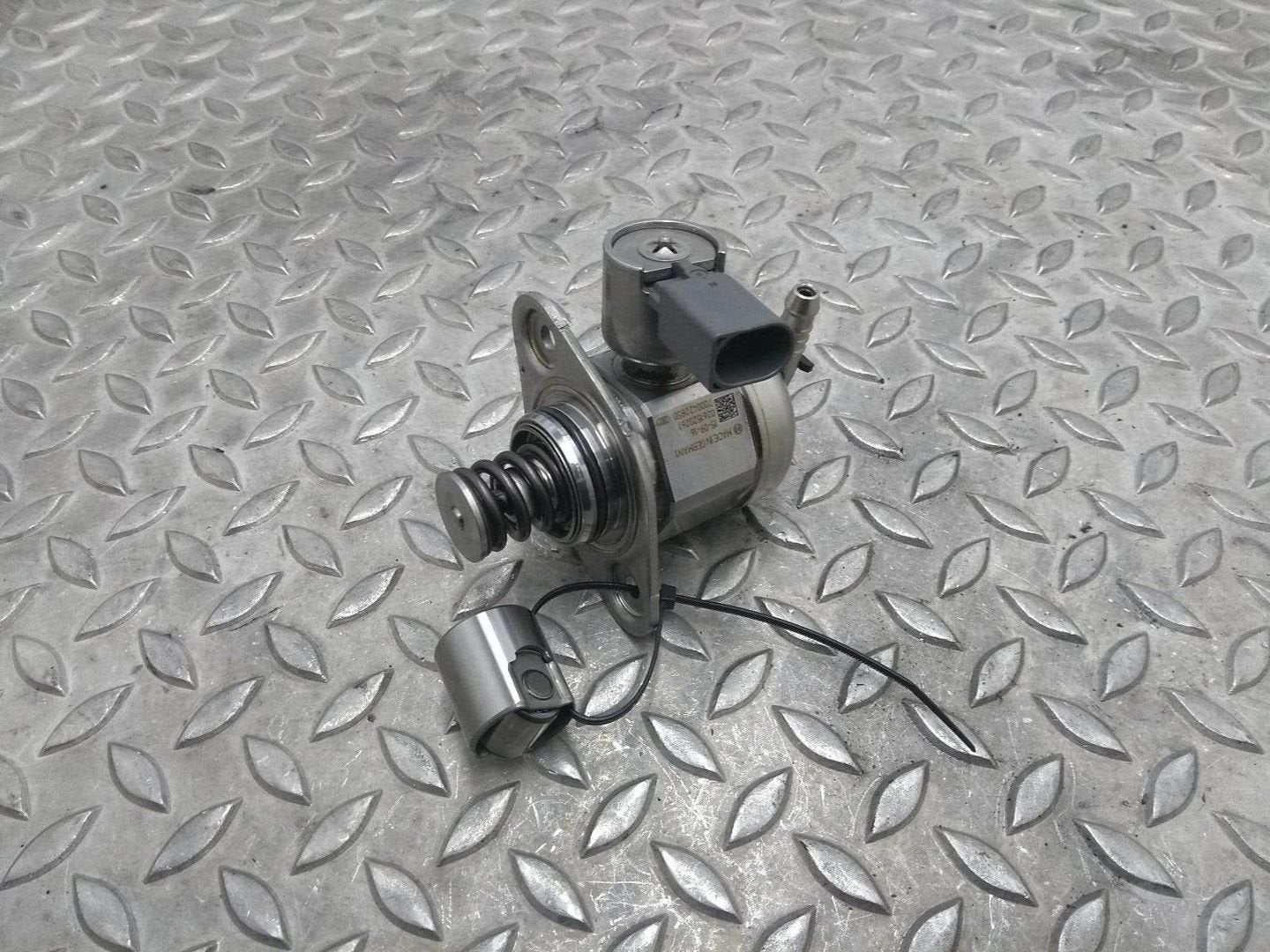 VOLKSWAGEN PASSAT BRANDSTOF POMP VOOR DE INJECTOR 2016, Enlèvement ou Envoi, Utilisé, ARN reconnu