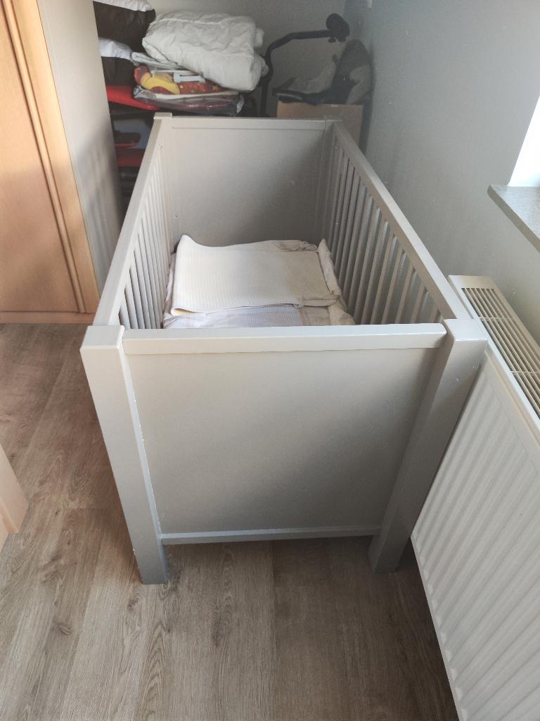 Babybed met matras, Kinderen en Baby's, Ophalen, Gebruikt, Matras