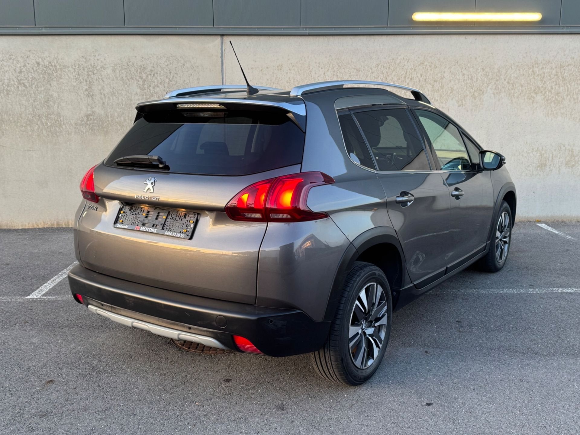 Peugeot 2008 - 2019 - AUTOMAAT - benzine 1.2 pure tech, Argent ou Gris, Achat, Euro 6, Autre carrosserie