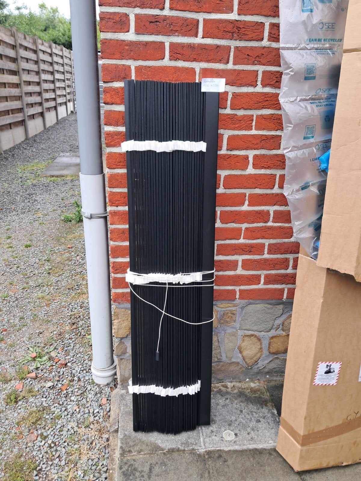 Lattes noires jamais utilisées 120x230, Enlèvement