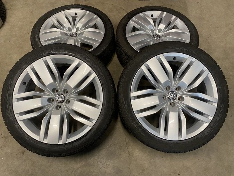 20 inch originele velgen + winterbanden Volkswagen Tiguan 3Q, Auto-onderdelen, Gebruikt, -, -, Banden en Velgen