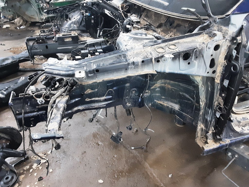 PARE BOUE AVANT GAUCHE Audi A3 Sportback (8YA) (01-2019/-), Utilisé, Avant, Audi, Garde-boue