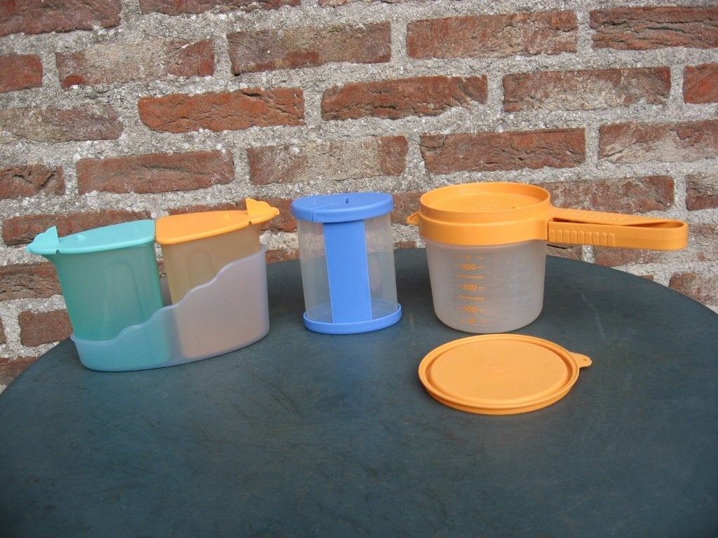 tupperware :ensemble lait-sucre, arroseur et passoire à main, Maison & Meubles, Enlèvement ou Envoi, Comme neuf, Bleu