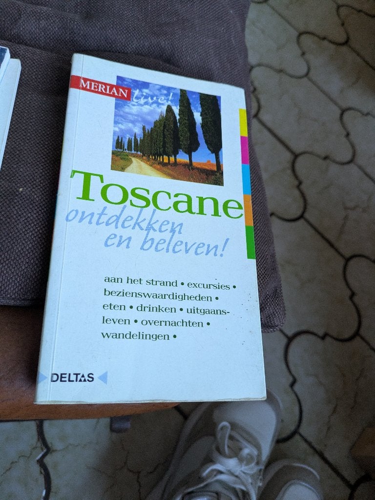 Toscane, Boeken, Reisgidsen, Ophalen of Verzenden, Gelezen, Reisgids of -boek, Overige merken