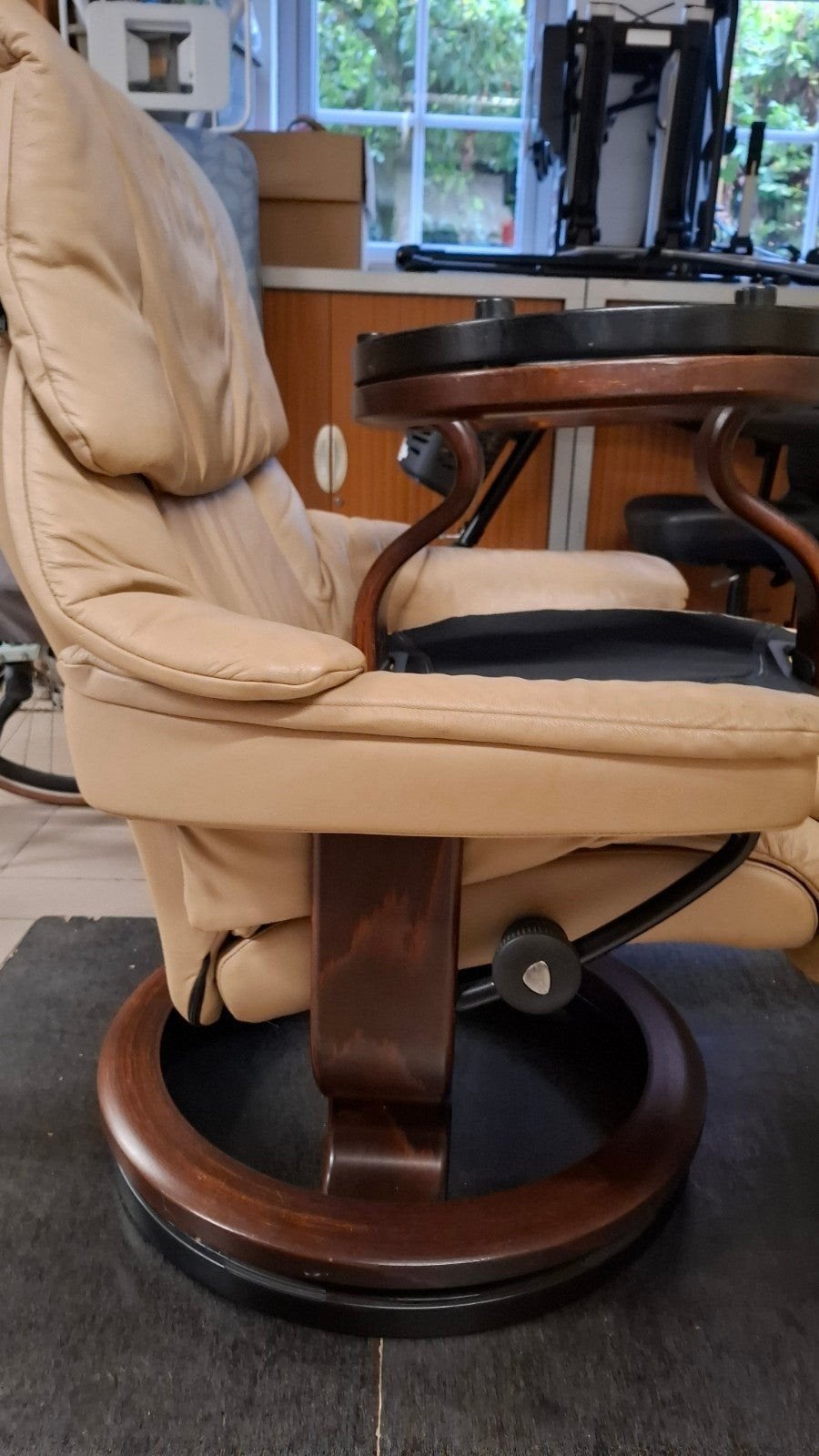 Stressless relaxzetel & voetenbank, Ophalen, Gebruikt, Hout