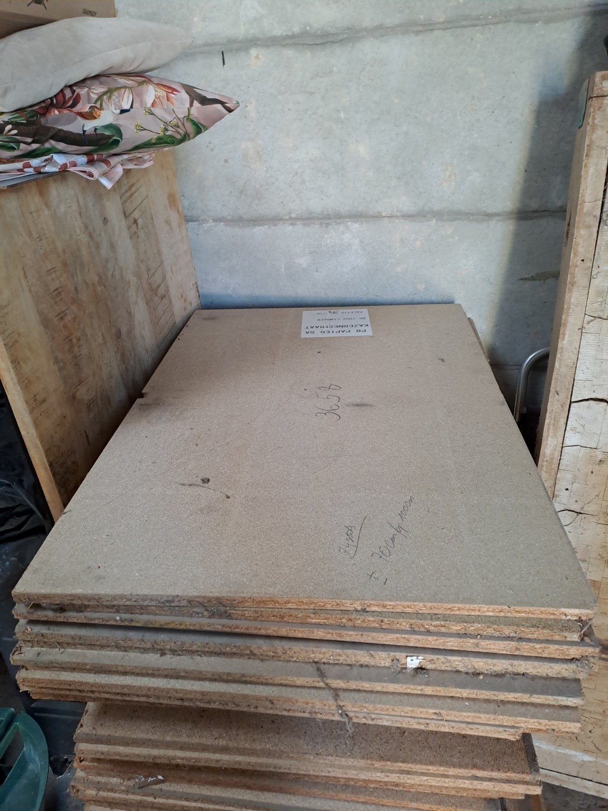 gratis houten spaanderplaat +/- 70 op 100cm, Doe-het-zelf en Bouw, Ophalen