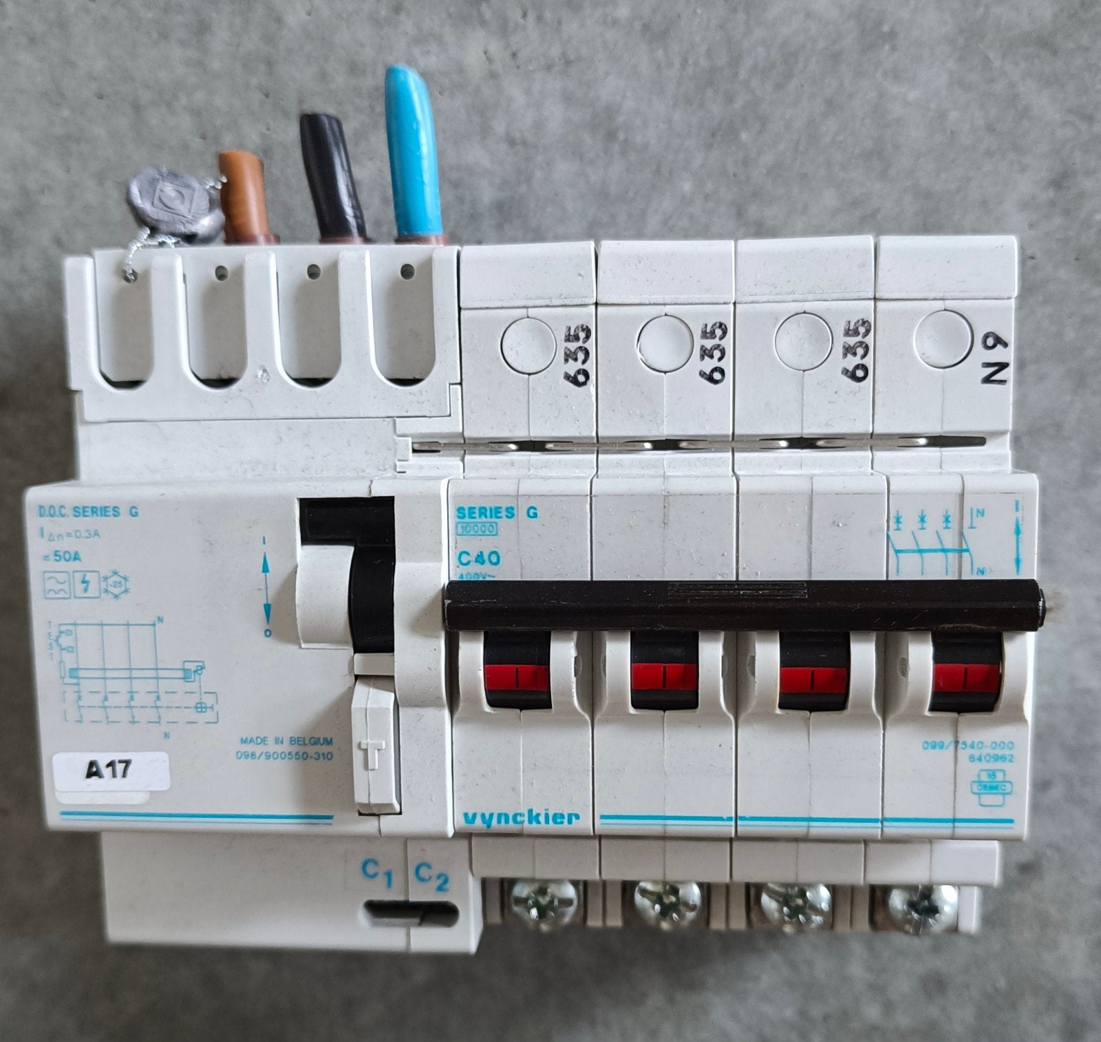 2x Vynckier Series G differentieel 4P C40 – 50A/300mA - 400V, Doe-het-zelf en Bouw, Ophalen, Gebruikt, Overige merken, Installatieautomaat