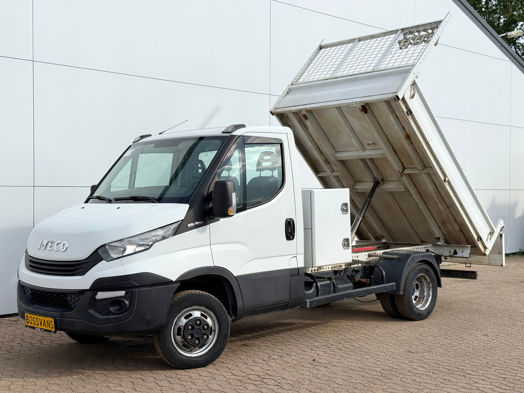 Iveco Daily 35C12 2.3 Kipper Dubbellucht Airco 3.5t Trekhaak, Autos, Achat, Euro 6, Entreprise, Boîte manuelle
