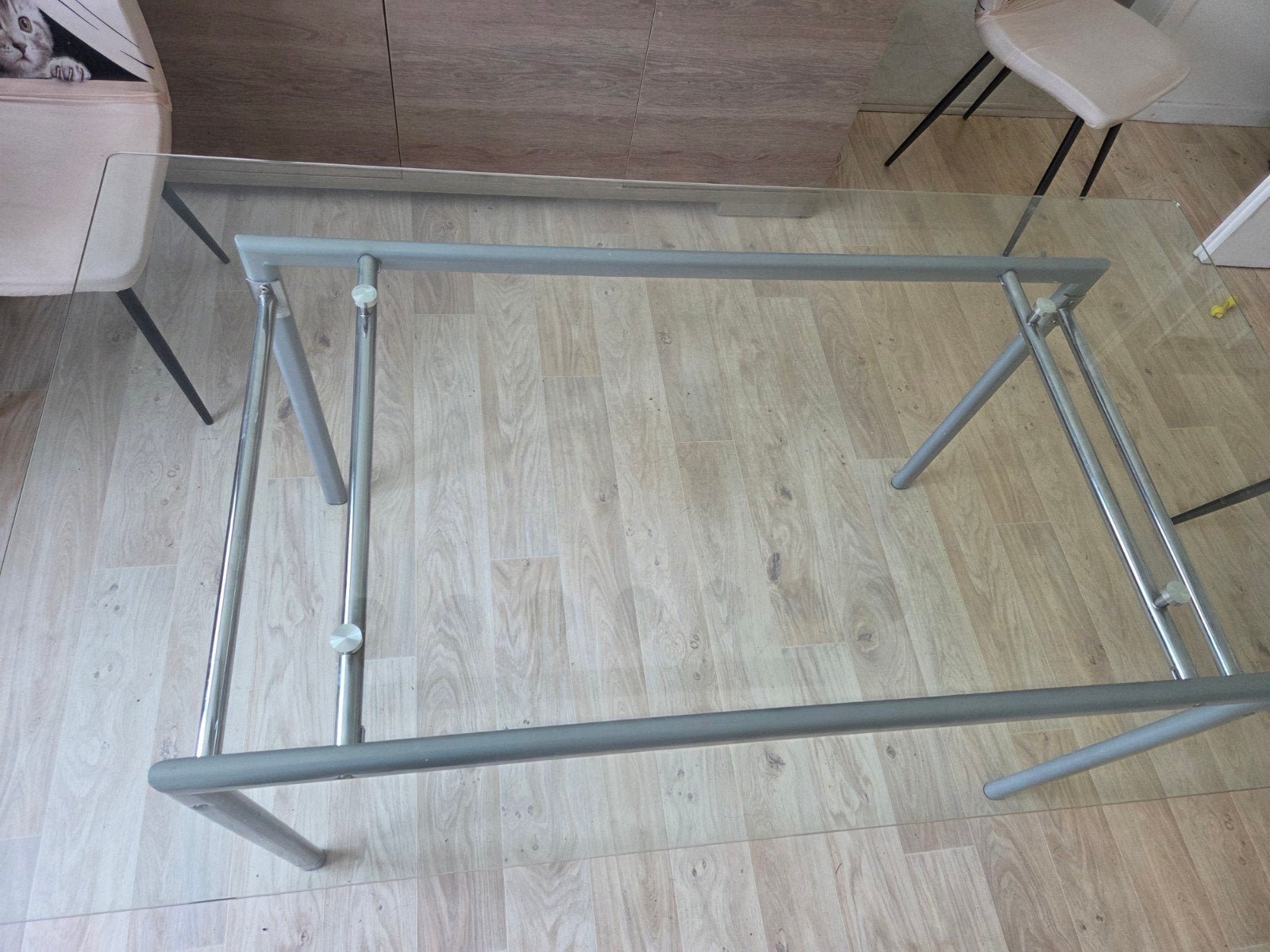 A donner, Enlèvement, Verre