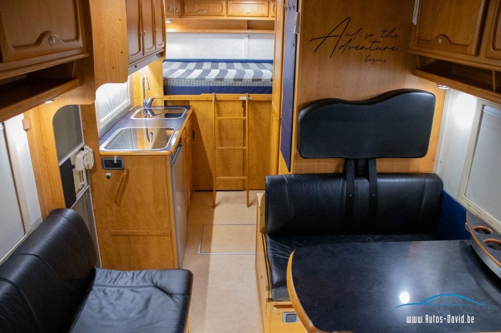 EuraMobil Mercedes-Benz 416 CDI Alcôve pour 6 personnes, Caméra de recul, Marchepied électrique, Boîte manuelle, Jusqu'à 6