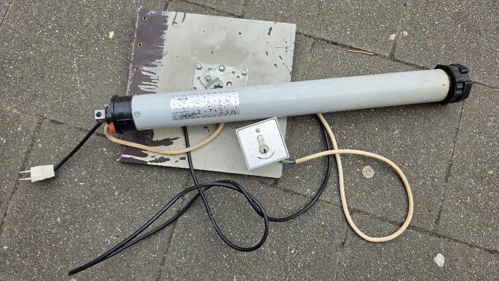 Rolluikmotor, Doe-het-zelf en Bouw, Ophalen, Gebruikt, Minder dan 100 cm, Minder dan 100 cm