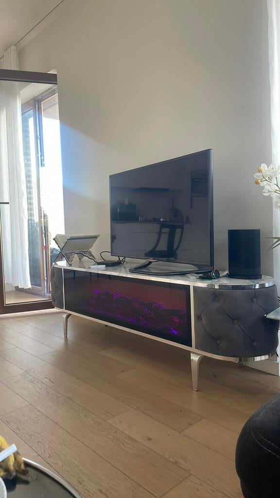 LG  smart tv  42 inch, Huis en Inrichting, Kasten |Televisiemeubels, Ophalen, Zo goed als nieuw