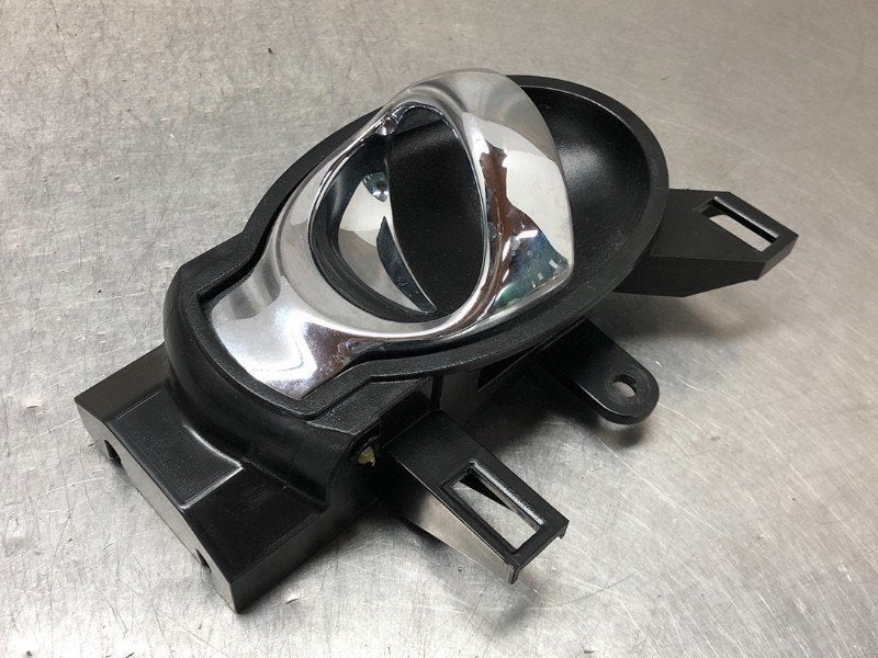 PORTIERGREEP BUITEN LINKS VOOR Nissan Note (E12), Gebruikt, Voor, Nissan