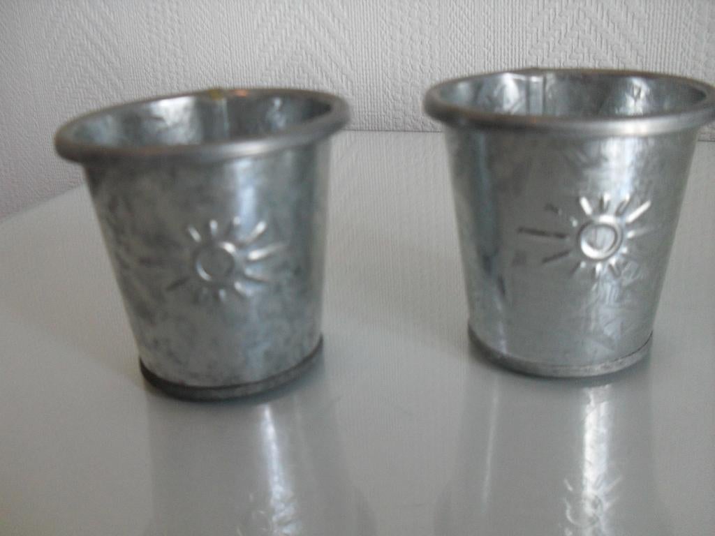 2 minibloempotjes in zink, Rond, Ophalen of Verzenden, Zo goed als nieuw, Balkon
