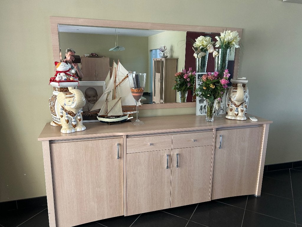 Complete eetkamer, bar ,tafel ,dressoir, 2x salontafel, Huis en Inrichting, Ophalen, Zo goed als nieuw