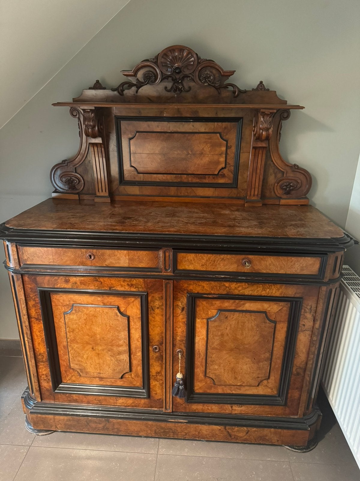 Antiek Jachtbuffet Louis Philippe -Prachtig Wortelnotenhout, Antiquités & Art, Antiquités | Meubles | Armoires, Enlèvement