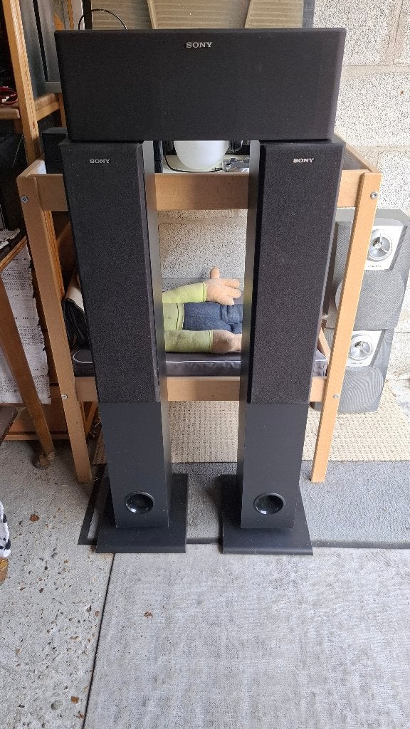 Sony SS-F33H set vloerstaande luidsprekers (zuilspeakers), Audio, Tv en Foto, Luidsprekerboxen, Ophalen, Zo goed als nieuw, Sony