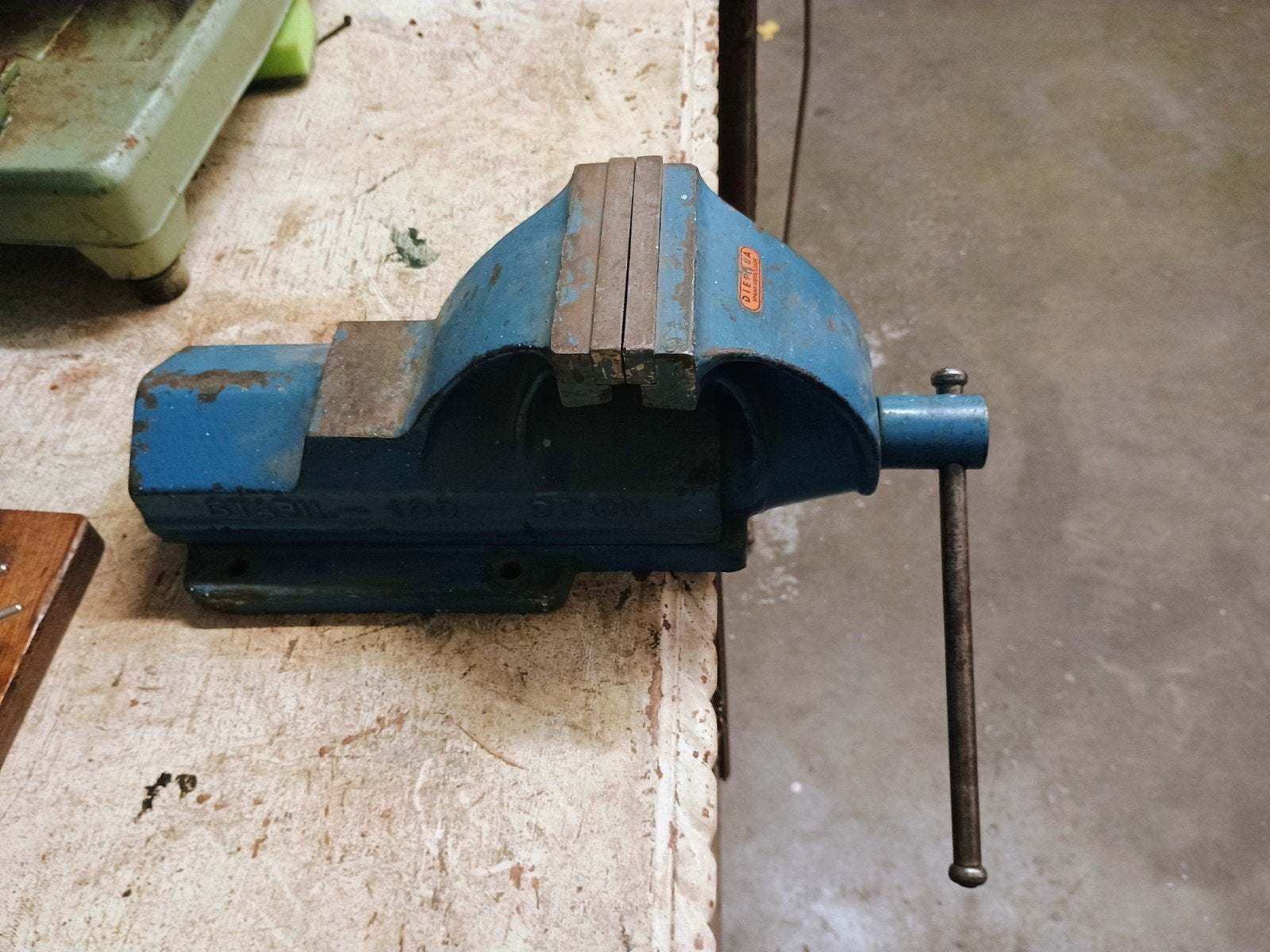 KLEMMEN VAN DE MONTEUR AANPASSEN, Doe-het-zelf en Bouw, Werkbanken, Ophalen