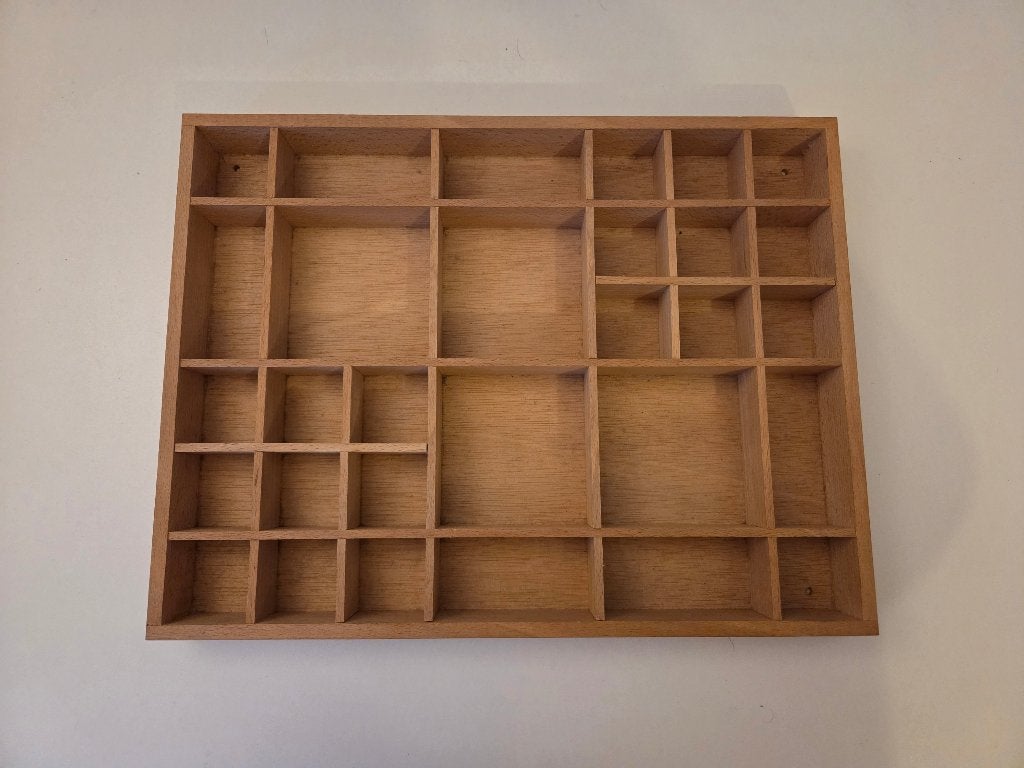 Houten letterbak, Huis en Inrichting, Decoratieobject, Zo goed als nieuw, Bruin, Met ophangsysteem