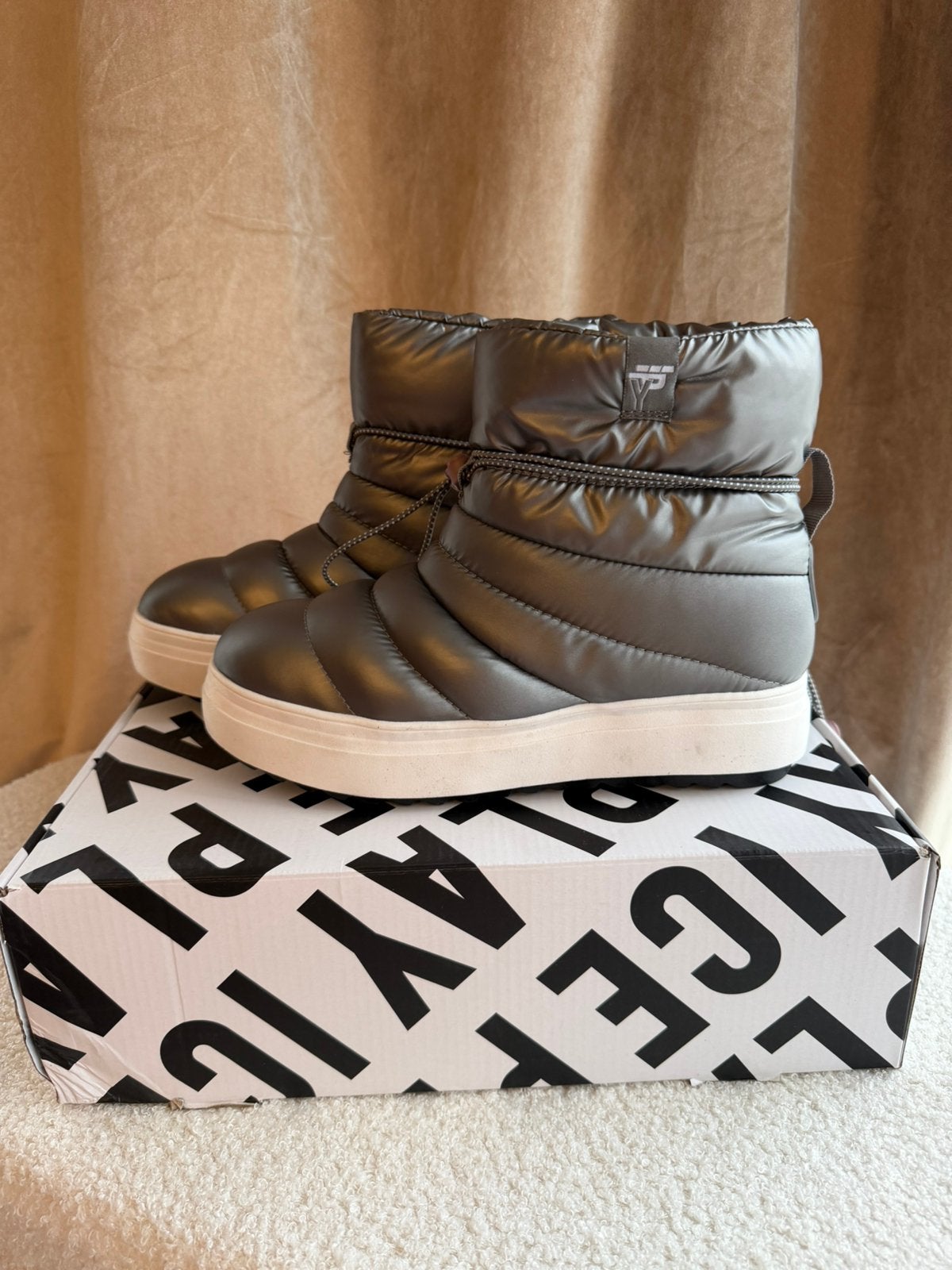 Bottes de neige matelassées, Vêtements | Femmes, Neuf, Gris, Enlèvement ou Envoi, Bottes de neige