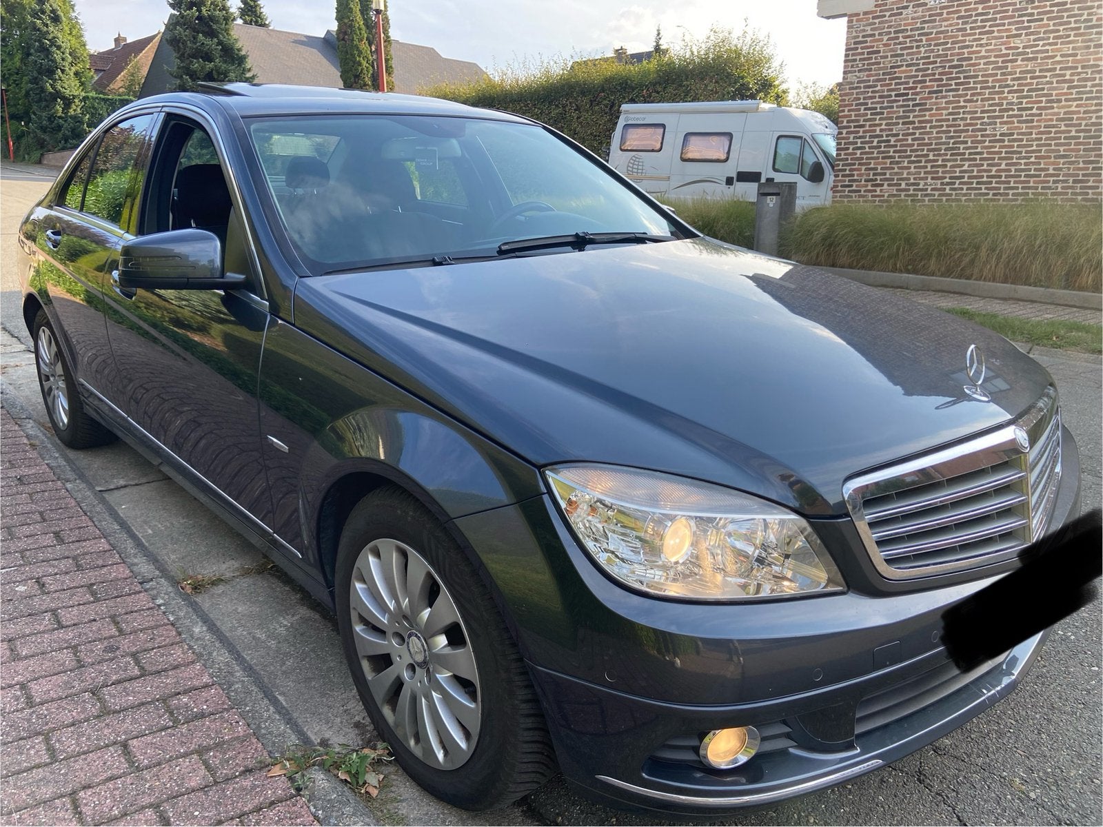 Mercedes c180 essence AUTOMATIQUE, Autos, Argent ou Gris, Entretenue par le concessionnaire, Noir, 5 portes