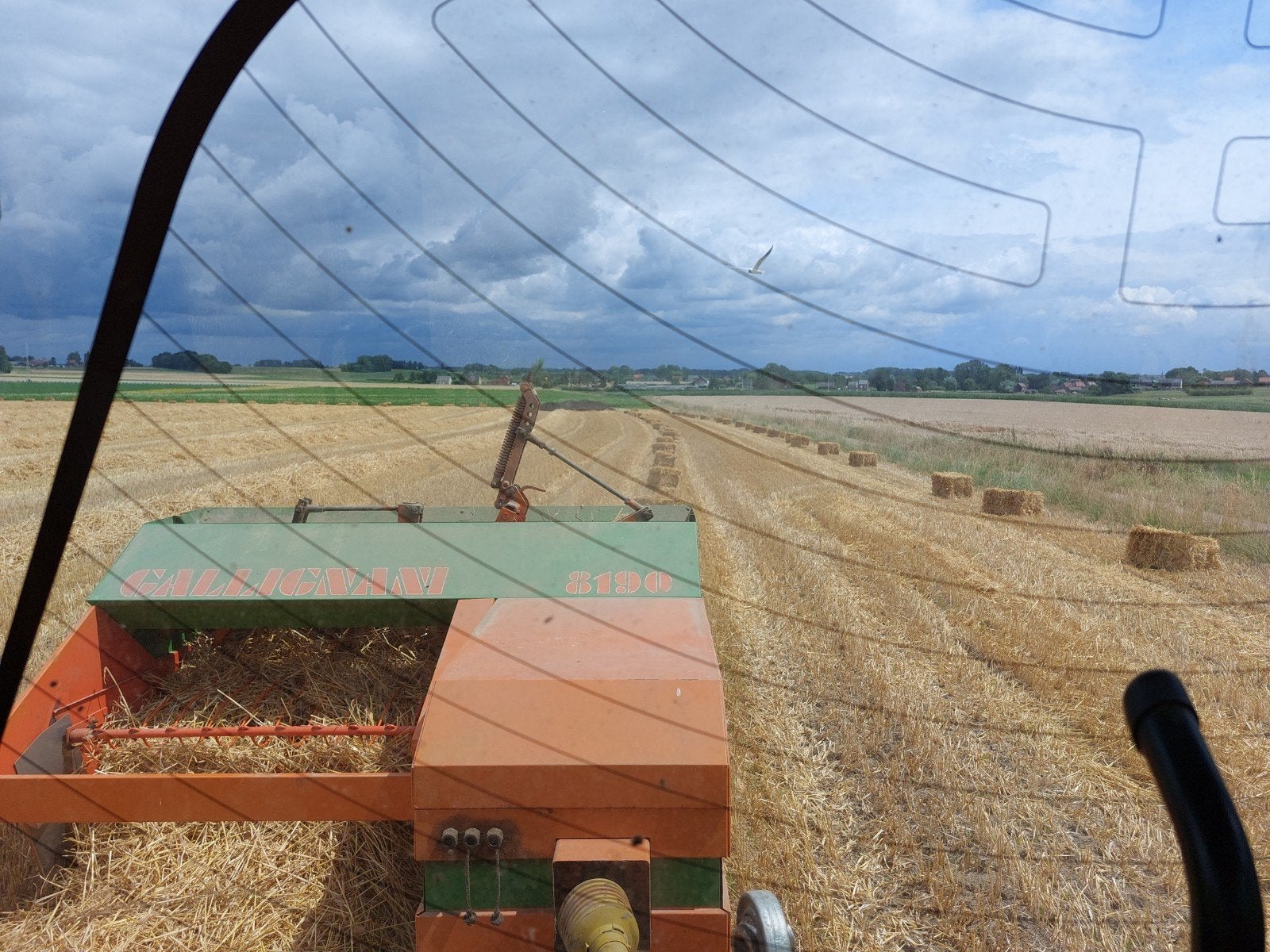 Stro in kleine balen van't veld, Enlèvement