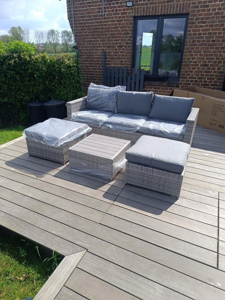 Salon jardin neuve valeur 1200 euro