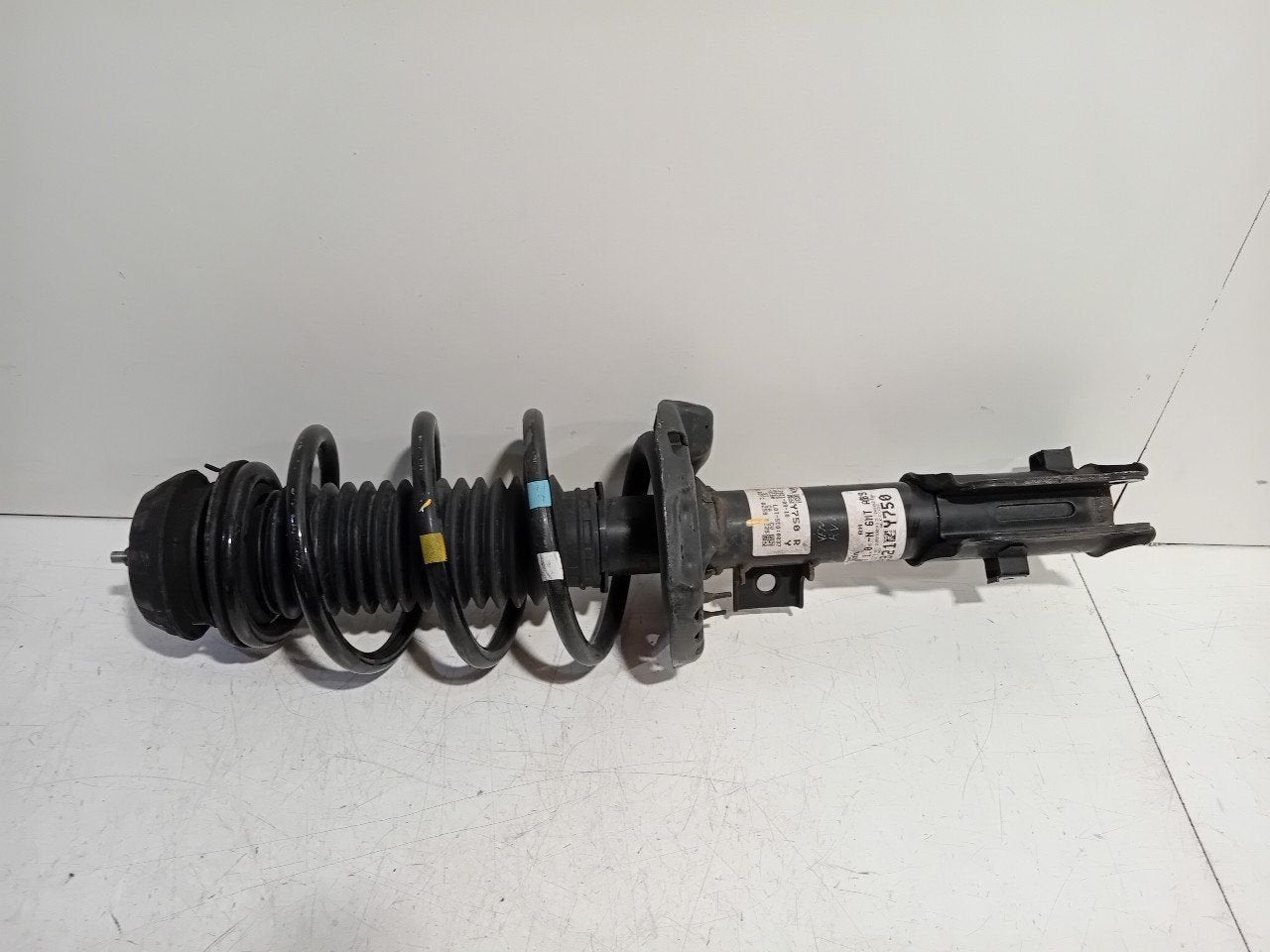 Veerpoot rechts voor Kia Stonic, Onderdelen@venauto.nl, Van der Ven Autorecycling B.V., Kia, Ettenseweg 76, 4706 PB Roosendaal, The Netherlands