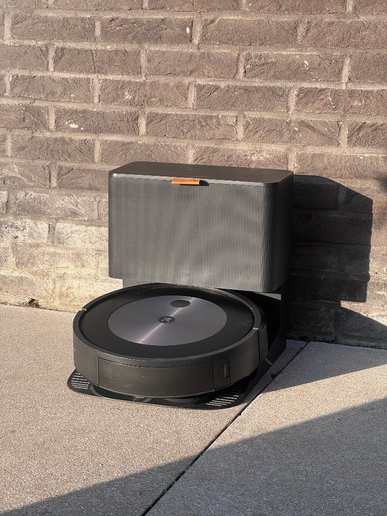 Roomba j7+ robotstofzuiger met Clean Base, Elektronische apparatuur, Ophalen, Gebruikt, IRobot, Robotstofzuiger