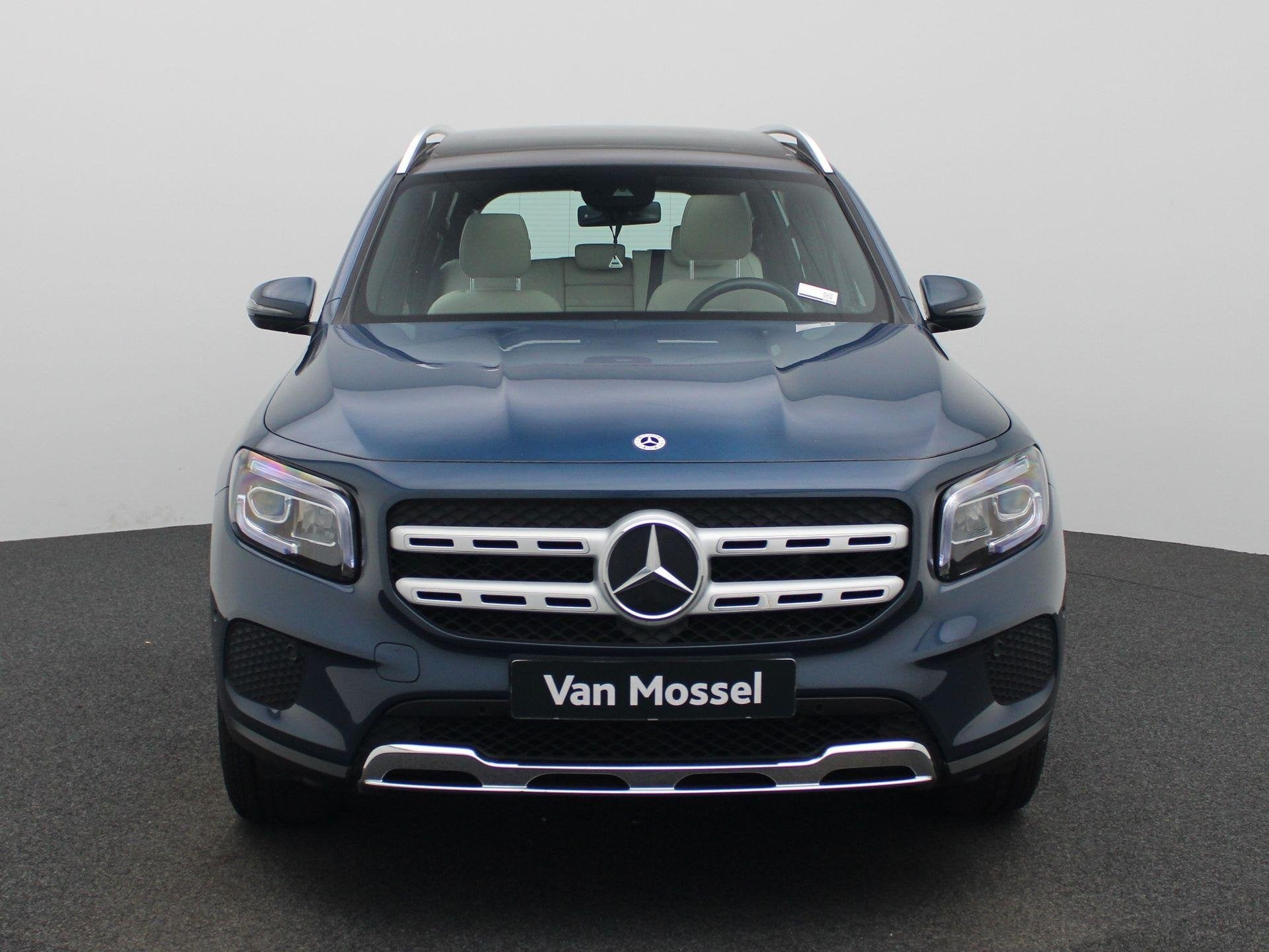 Mercedes-Benz GLB 200 Luxury Line + LEDER + PANO + 7-ZIT + C, 1800 kg, Beige, Entreprise, Entretenue par le concessionnaire