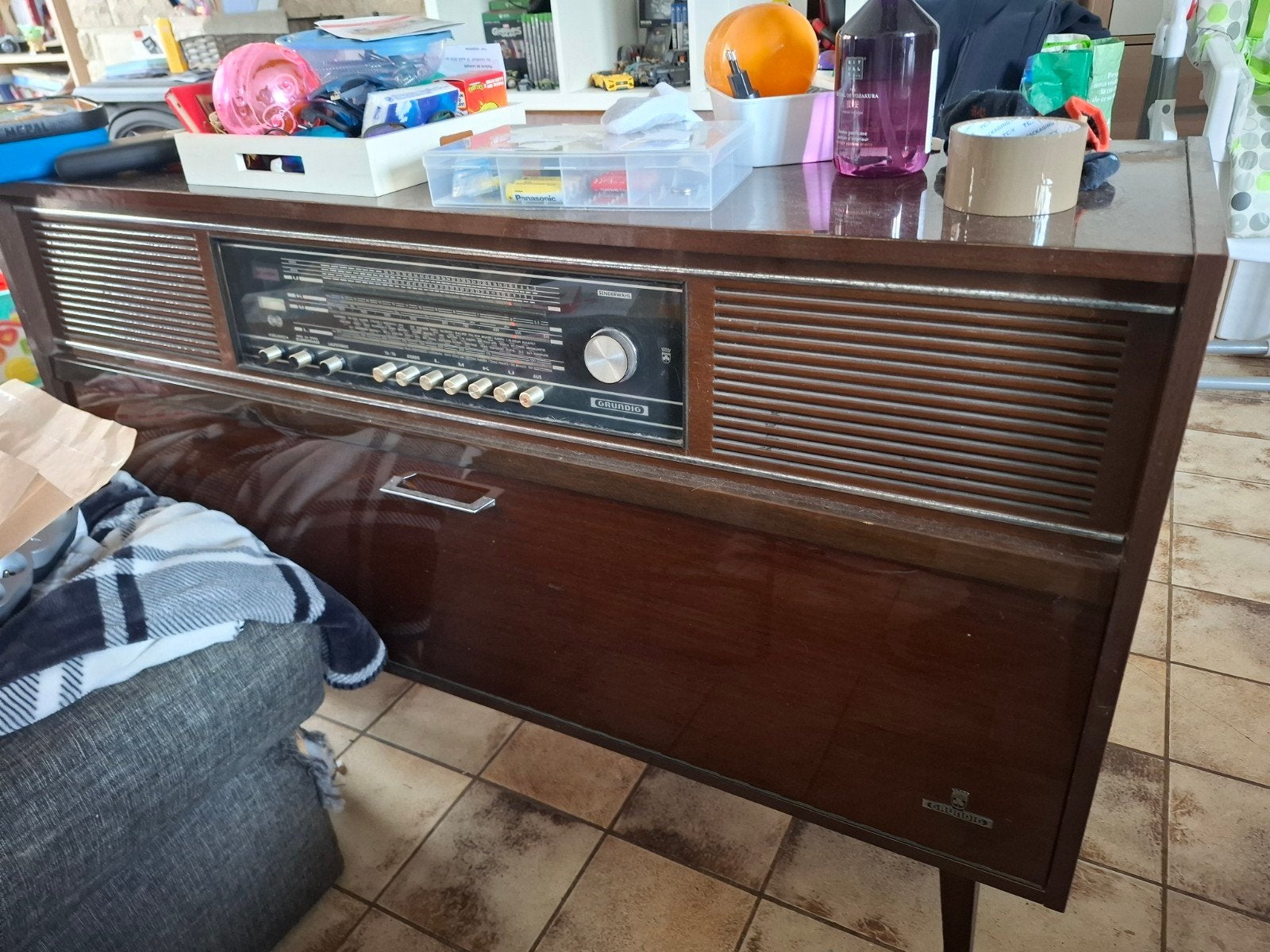 Radiokast, Ophalen