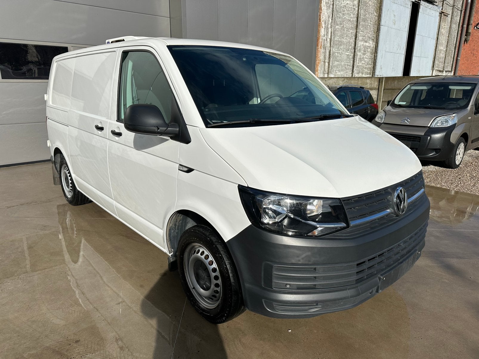 Volkswagen transporter / frigo  / euro 6, Auto's, Voorwielaandrijving, Stof, Euro 6, 4 cilinders