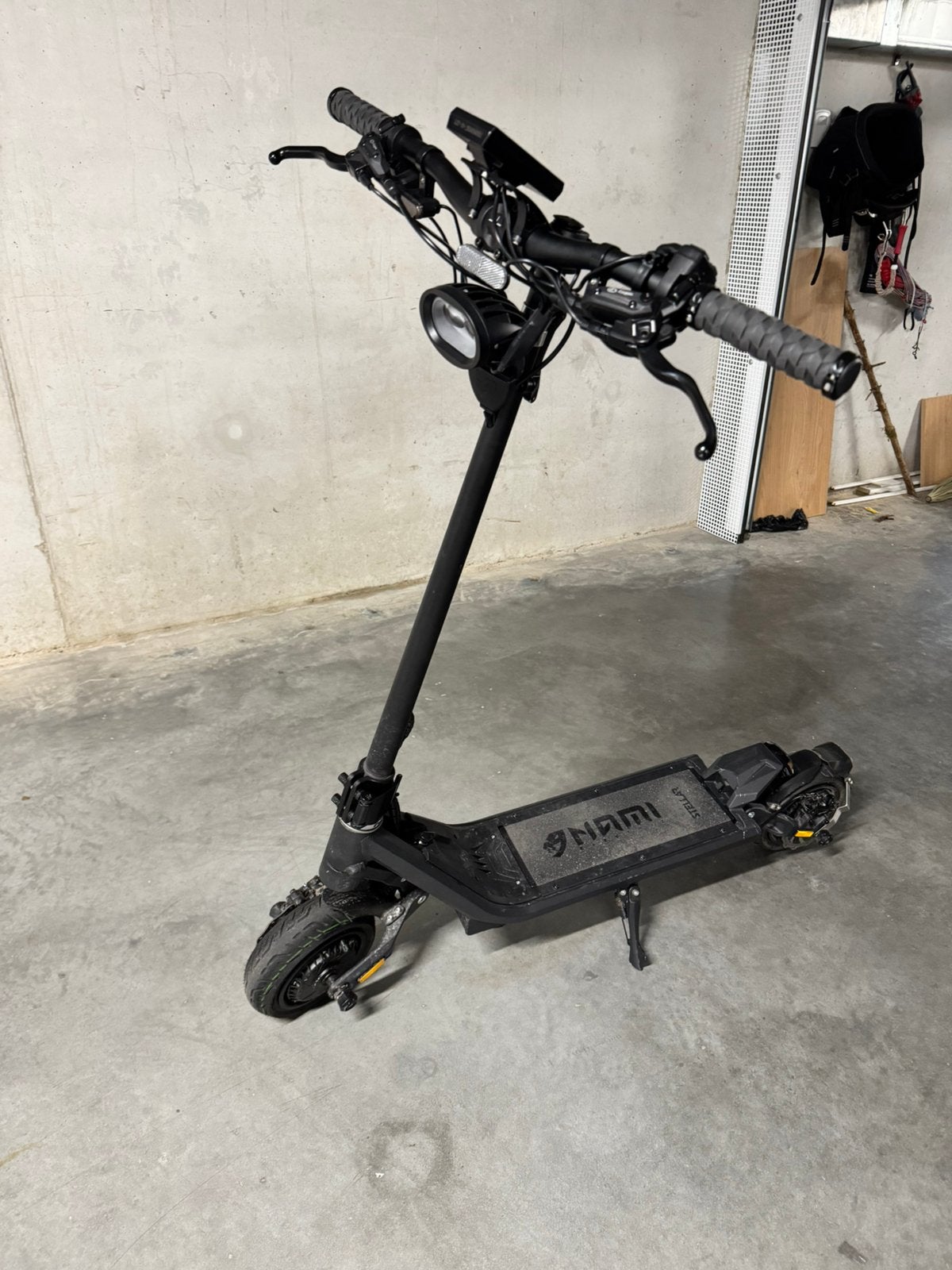 Nami Superstellar dubbele motor nauwelijks gebruikt, Ophalen, Zo goed als nieuw, Elektrische step (E-scooter)