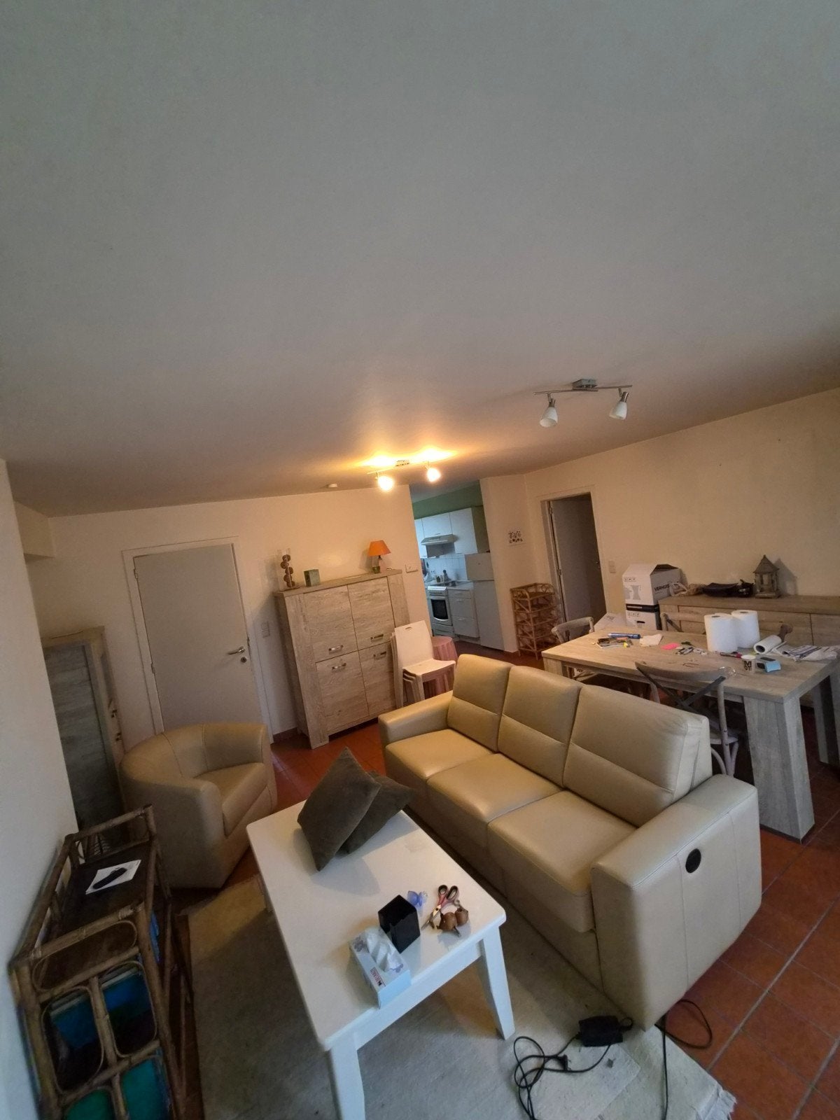 zetels, kasten, keukentafel met stoelen, Ophalen