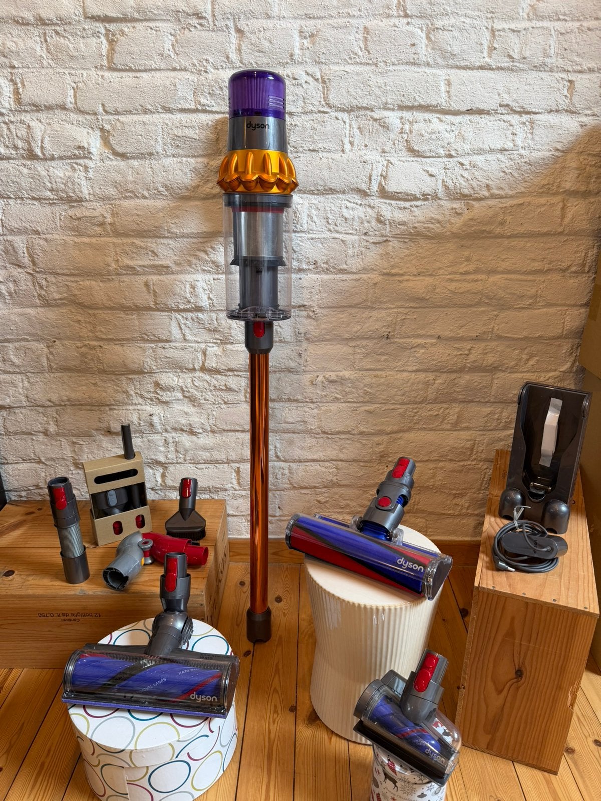 Dyson V15 en parfait état comme sortie du magasin full acces, Electroménager, Réservoir, Aspirateur balai, Comme neuf, Dyson