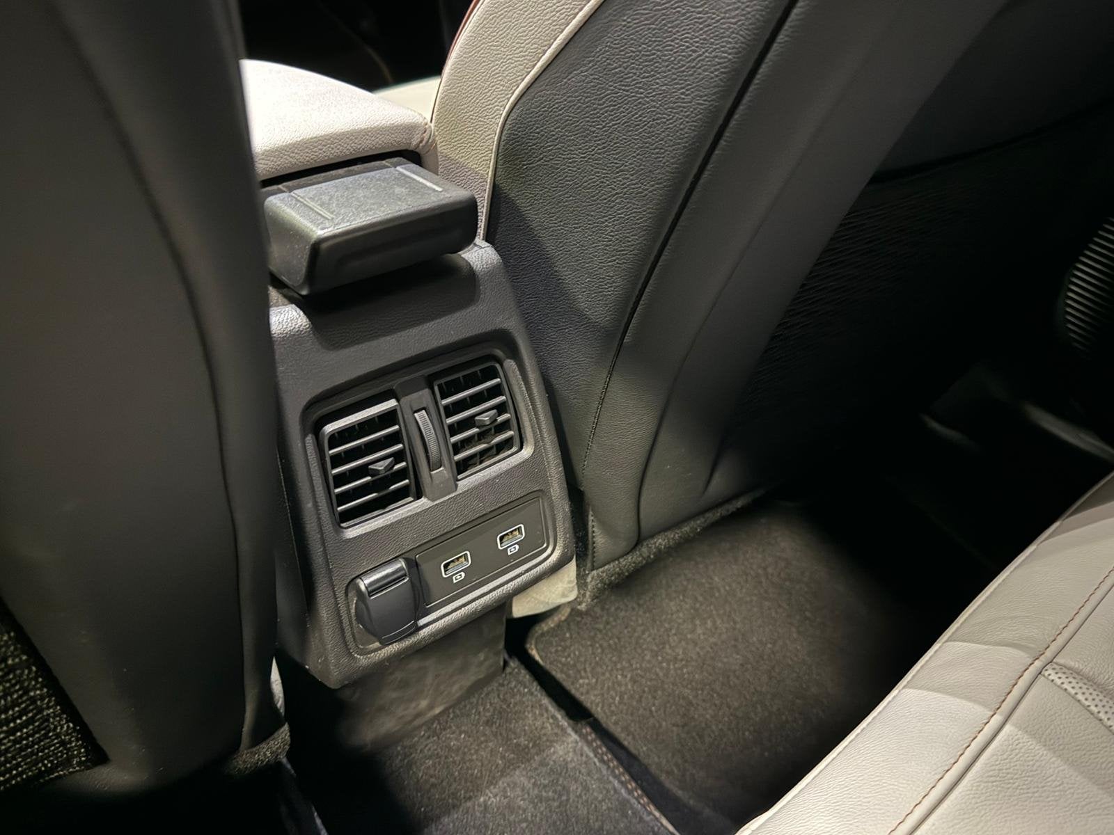 Renault Captur II INITALE PARIS Bose 1.3i Essence 103kW Euro, Autos, Renault, Climatisation automatique, Achat, Euro 6, 5 places