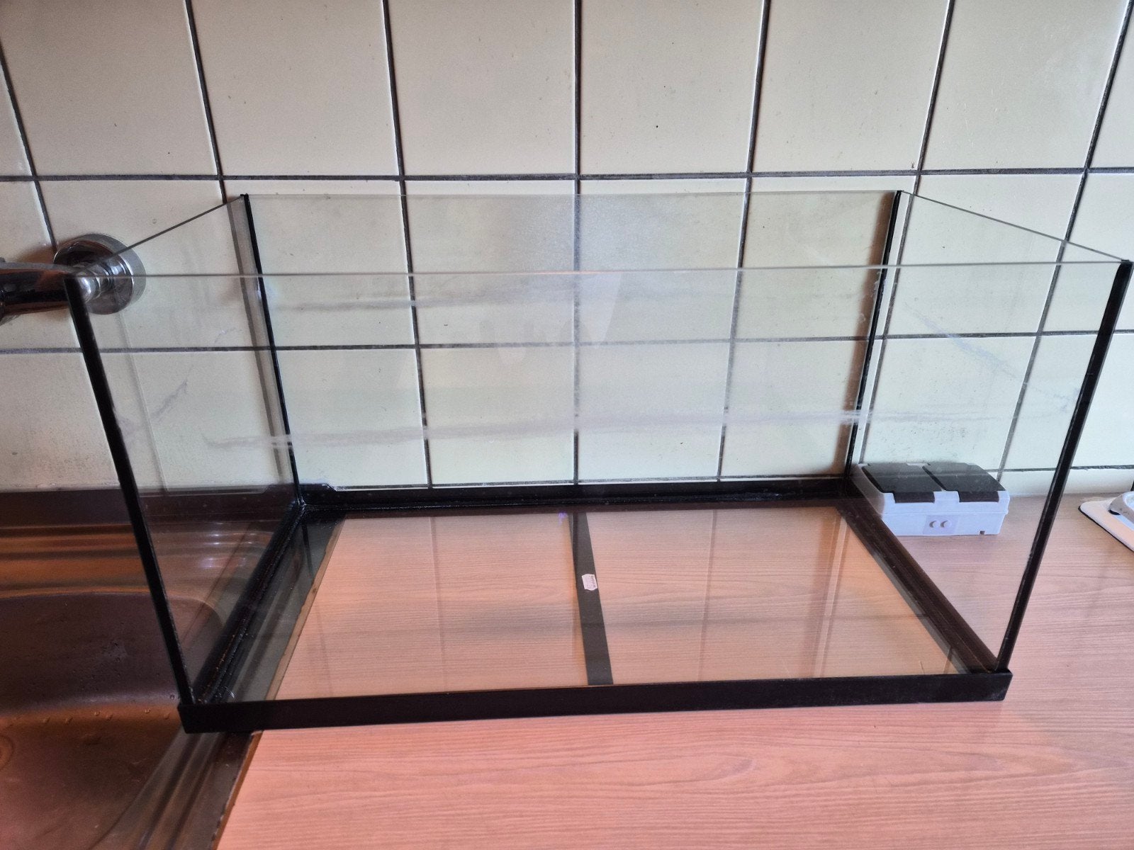 AniOne 60x30x33 aquarium, Ophalen, Gebruikt, Leeg aquarium