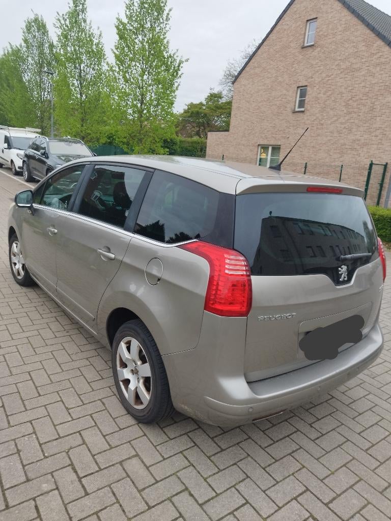 Peugeot 5008 1.6 HDi (5 places), Auto's, Peugeot, Particulier, ABS, Adaptive Cruise Control, Airbags, Alarm, Diesel, Euro 5, Handgeschakeld