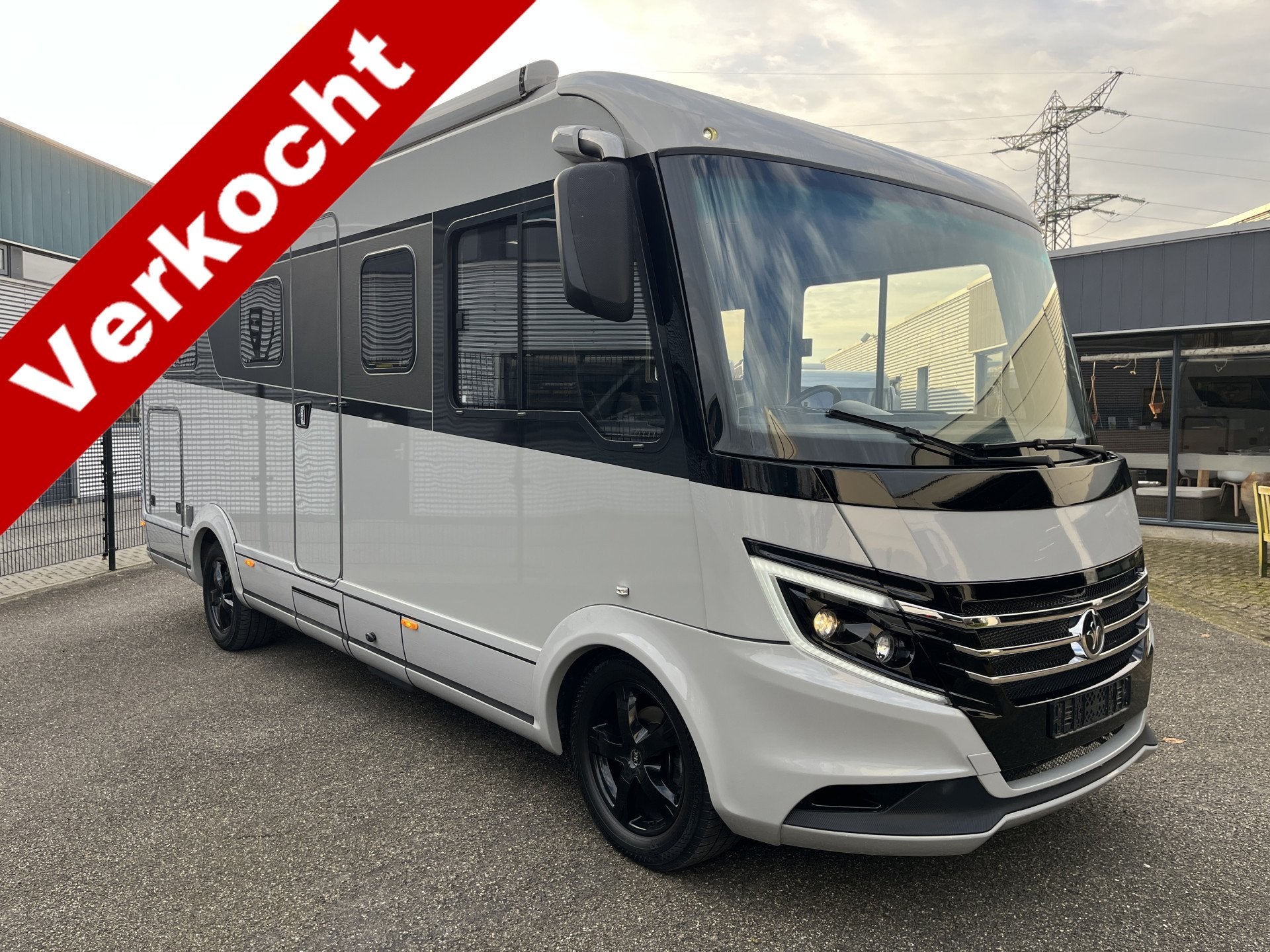NIESMANN BISCHOFF ISMOVE 7.3F 180pk AUT VOL Queensbed, Caravans en Kamperen, Niesmann+Bischoff, Galliersweg 39
5349AT  OSS, NL