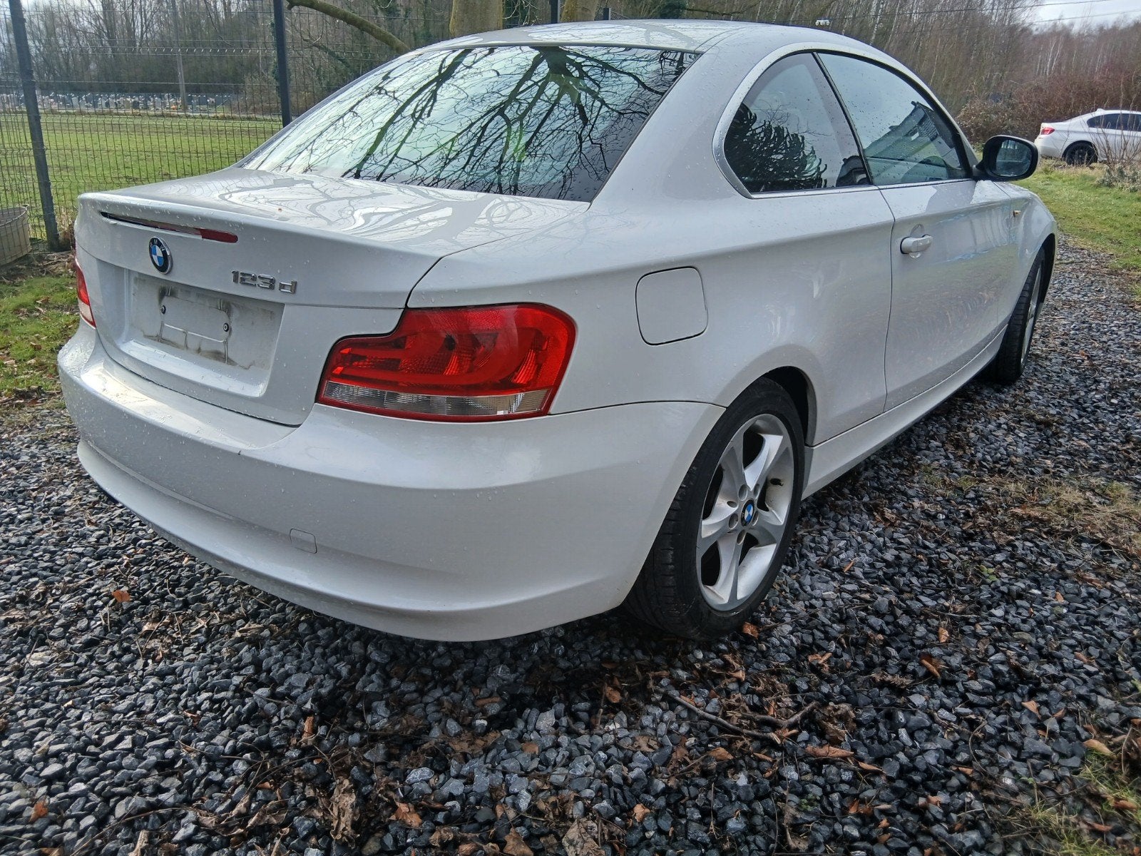 Toute pièce bmw série 123d e81 e82 e87 e88 Plusieurs color, Autos : Pièces & Accessoires, Autres pièces automobiles, BMW