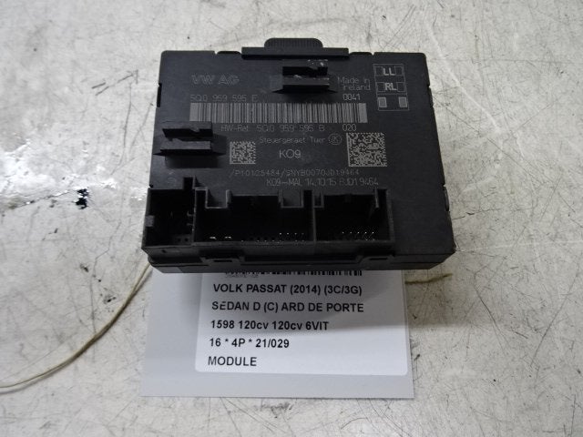 UNITE ELECTRONIQUE Volkswagen Passat (3G2) (5Q0959595E), Utilisé, Volkswagen