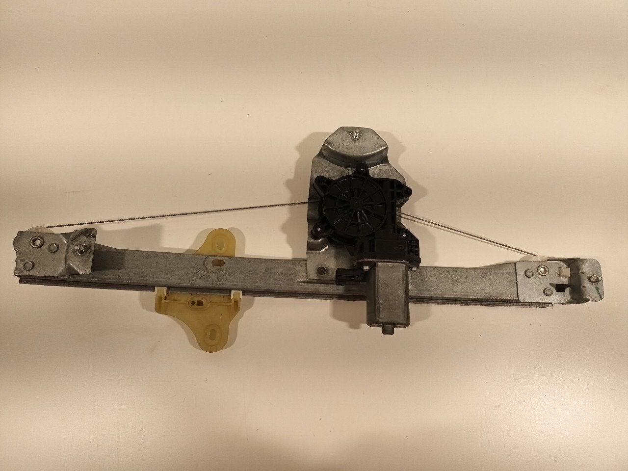 Raammechaniek elektrisch rechts voor Renault Clio, Onderdelen@venauto.nl, Van der Ven Autorecycling B.V., Gebruikt, Ettenseweg 76, 4706 PB Roosendaal, The Netherlands