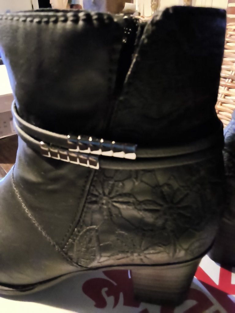 Bottines taille 36, Enlèvement ou Envoi, Comme neuf, Boots et Botinnes, Noir