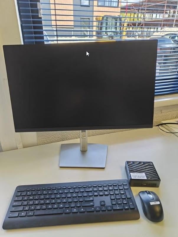 Intel Nuc met 24" dell monitor en draadloos keyboard, muis, Computers en Software, Monitoren, Gebruikt, Full HD, Ophalen of Verzenden