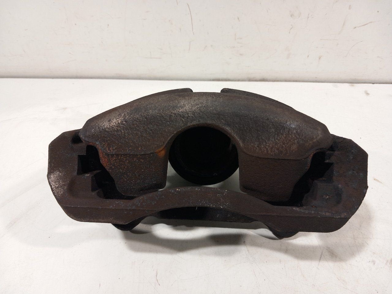 Remklauw rechts voor Volkswagen Sharan, Onderdelen@venauto.nl, Van der Ven Autorecycling B.V., Gebruikt, Ettenseweg 76, 4706 PB Roosendaal, The Netherlands