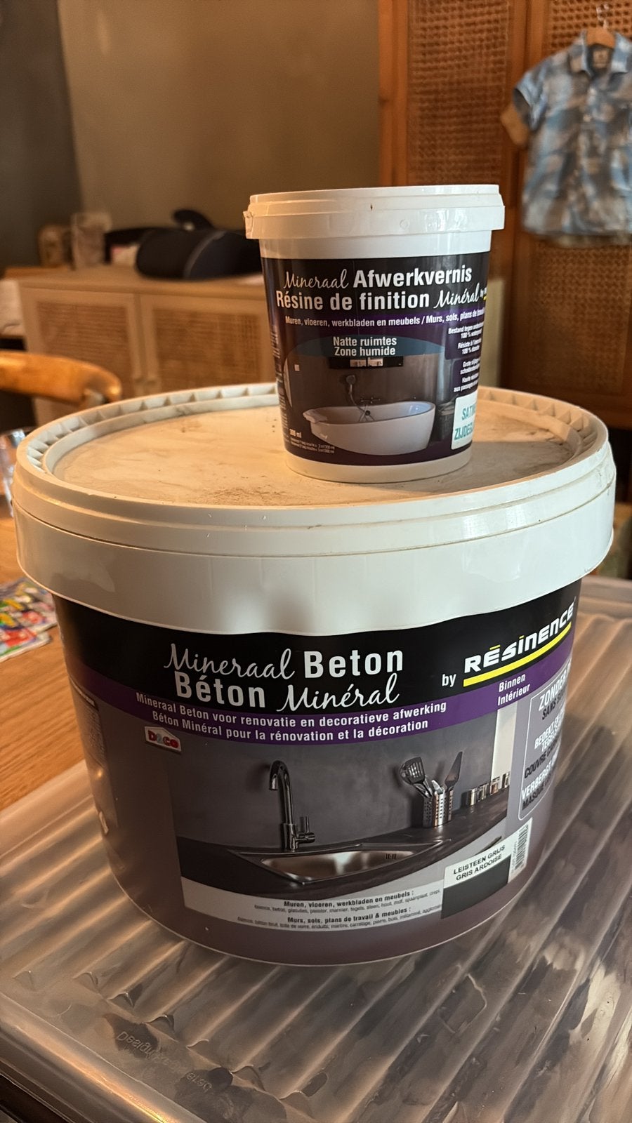 Resisence minerasl beton en vernis, Ophalen of Verzenden, Zo goed als nieuw, Grijs