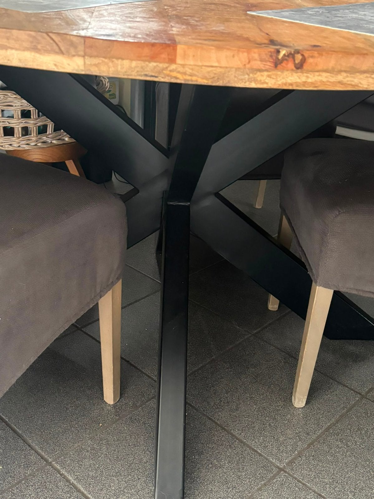 Eet tafel, Rond, Zo goed als nieuw, Vier personen, Overige houtsoorten