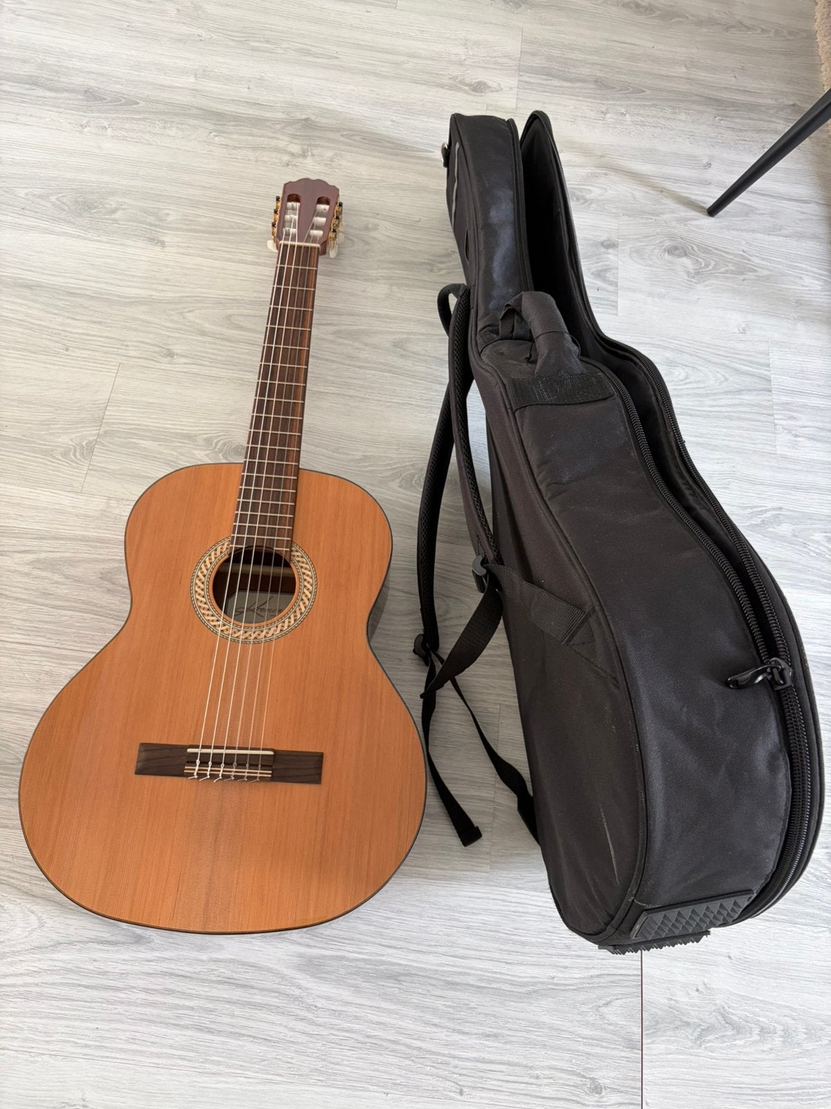 Kremona Soloist S65C klassieke gitaar+ Morgan RW02 gitaartas, Muziek en Instrumenten, Ophalen, Zo goed als nieuw